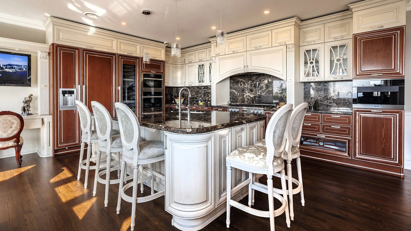 Rockridge Classic custom kitchen renovation in West Vancouver by Eurohouse